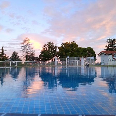 Albergue Zaragoza Camping Екстер'єр фото