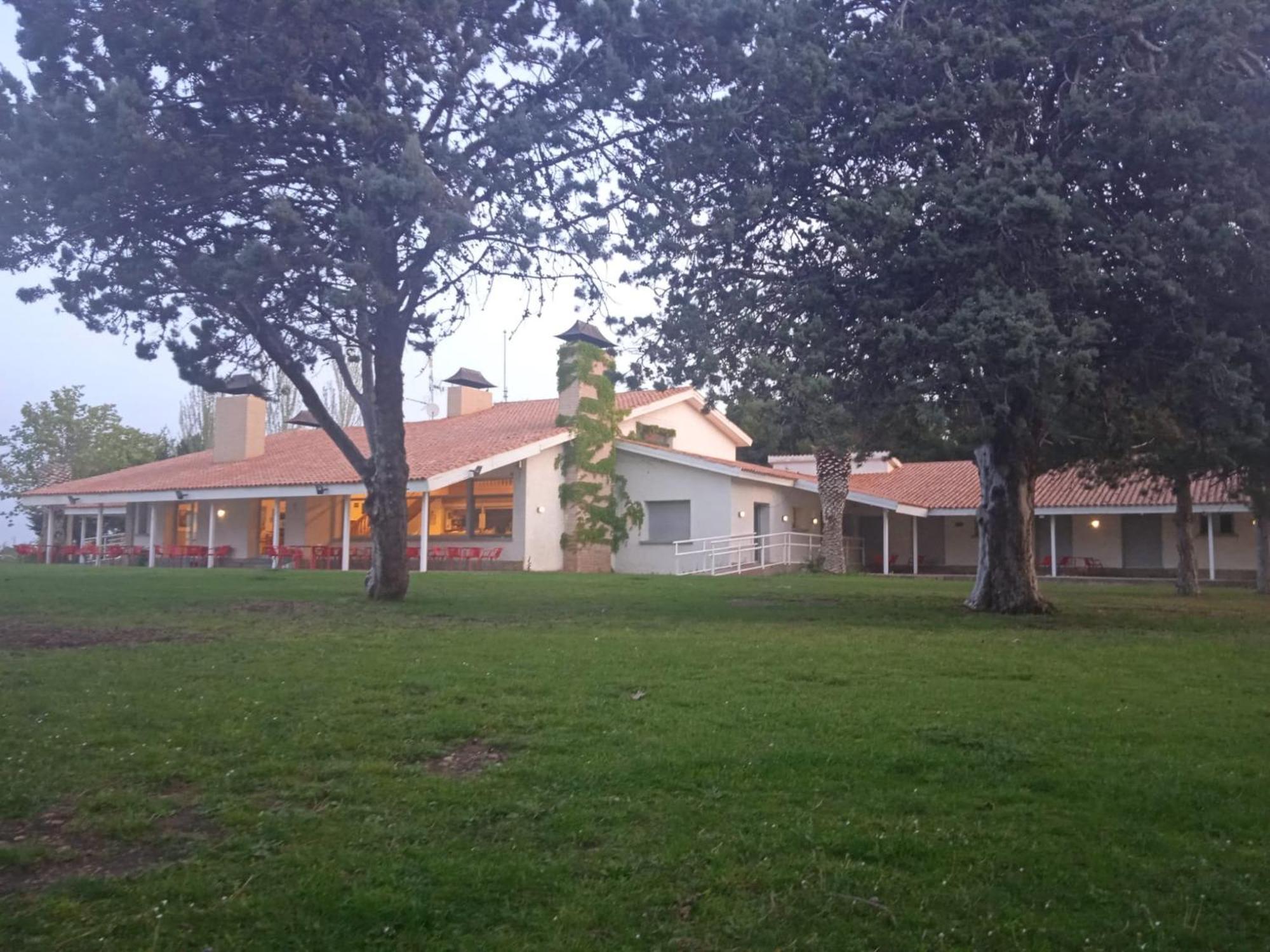 Albergue Zaragoza Camping Екстер'єр фото